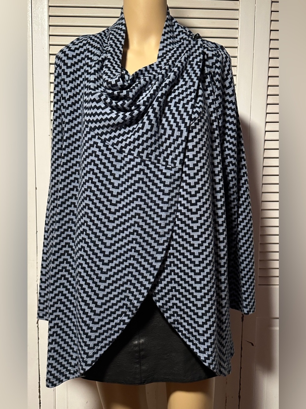 The Limited Chevron Convertible Tunic Top Cardigan Wrap Blue Zigzag Striped S
